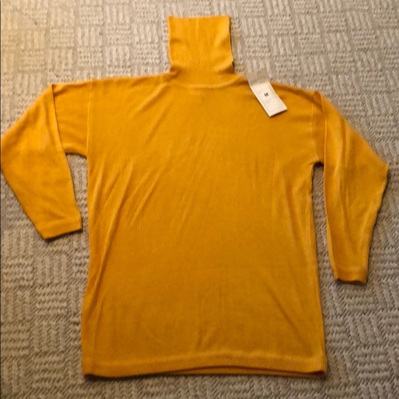 ochre turtleneck lightweight knit - Picture 1 of 13